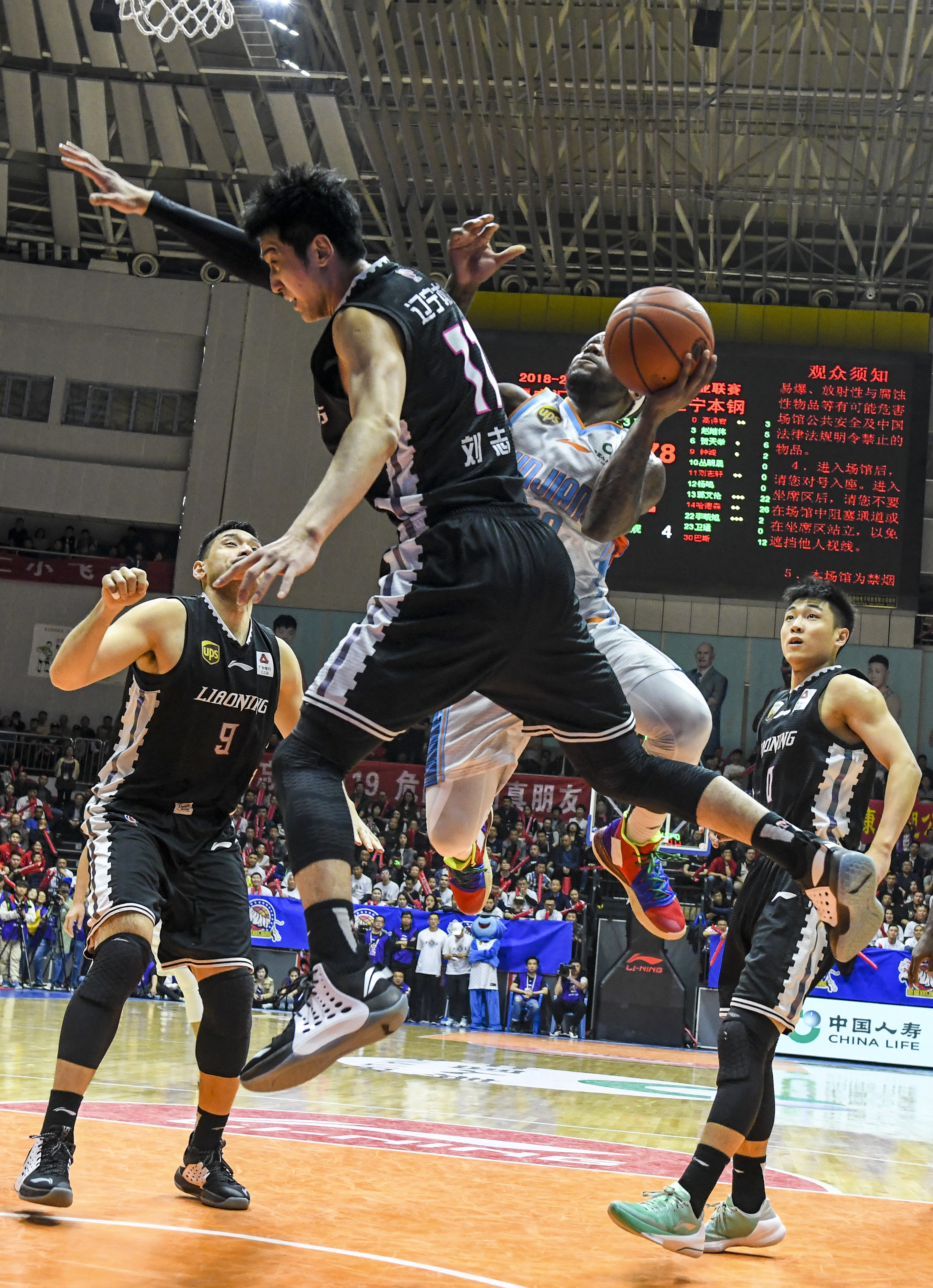 转折点！新疆广汇更衣室发声，欧篮联今晚攻防权衡，目标明确，赛季目标并未改变(新疆广汇俱乐部篮球队对阵美国探险者队)